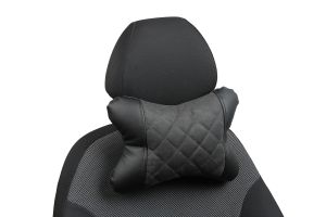 Pagalvėlė kaklui-Juoda+tamsiai pilka-Alkantara (rombas)