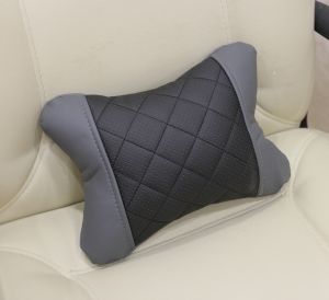 Pagalvėlė kaklui-Pilka+juoda-Eko oda (rombas)