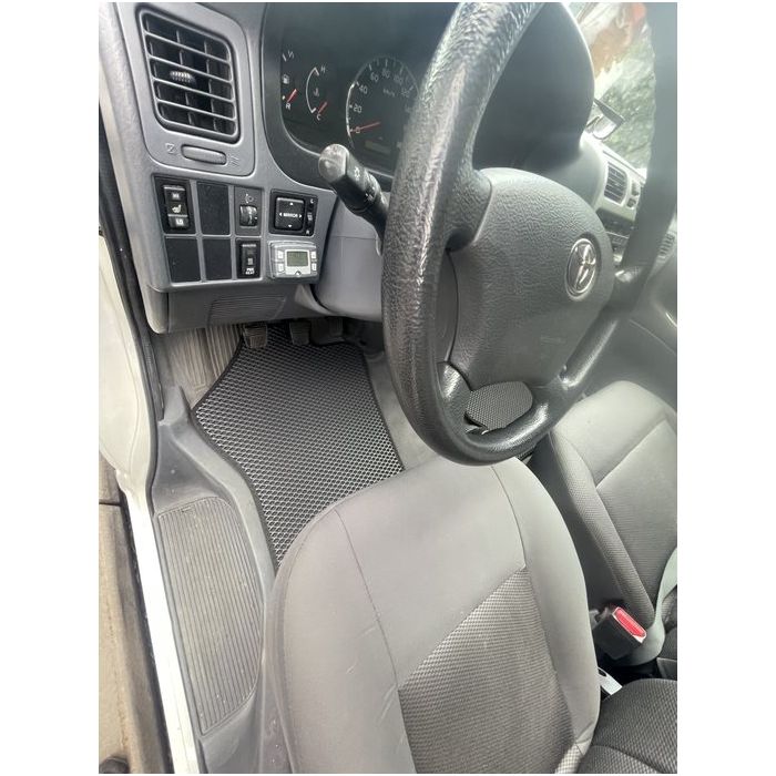 Floor mats for Toyota Hiace 